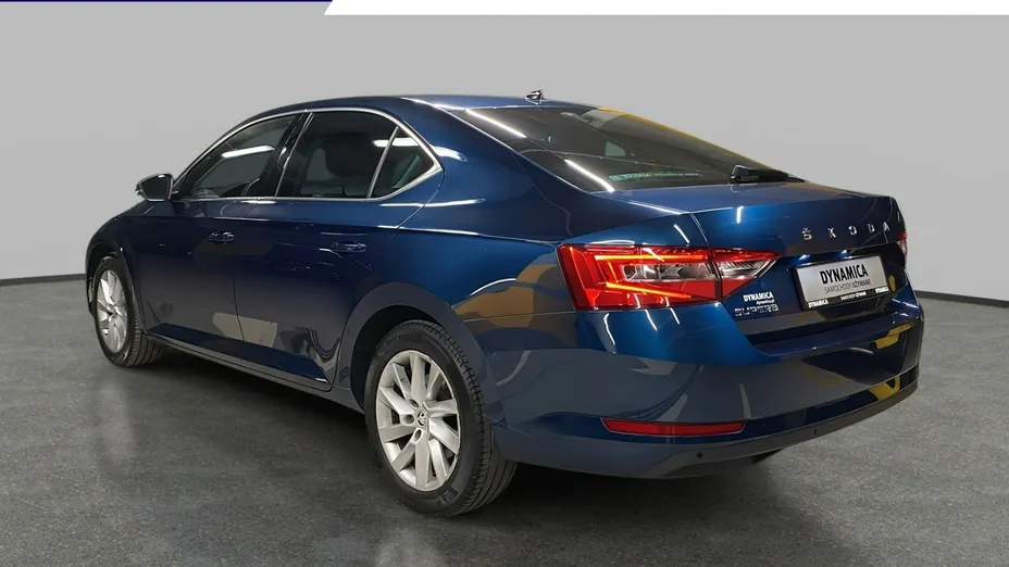 SKODA Superb -