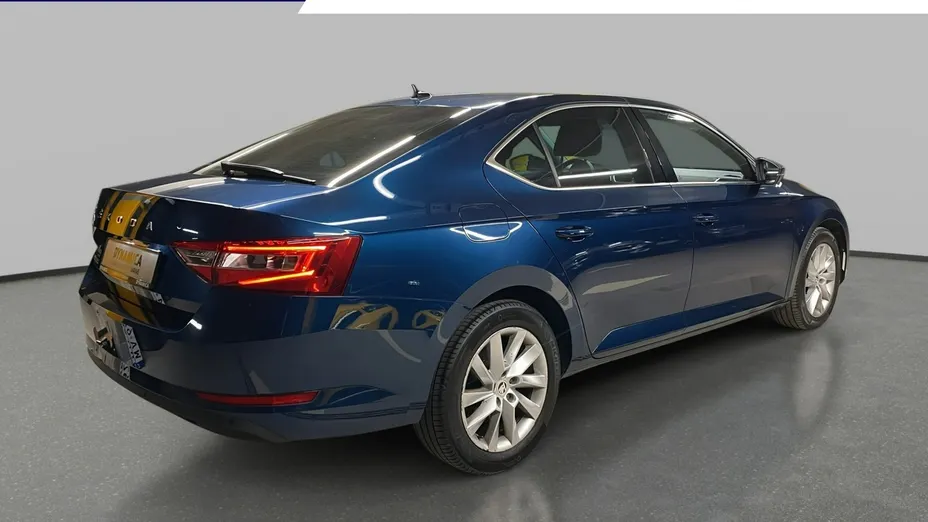 SKODA Superb -