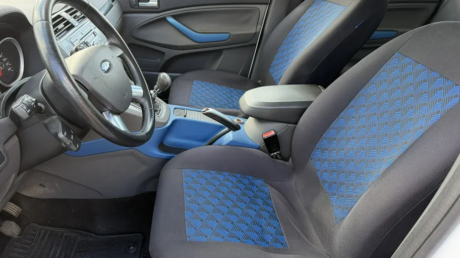 FORD Kuga -