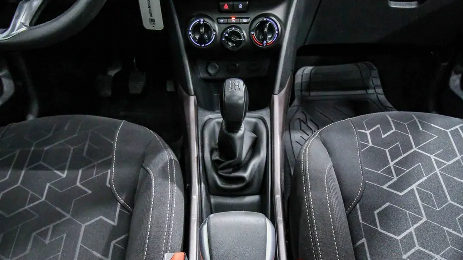 PEUGEOT 2008 -