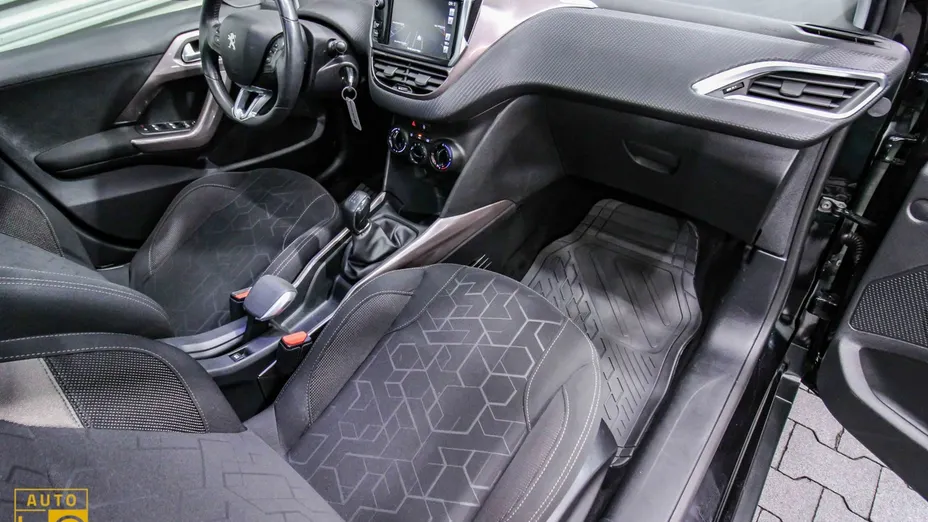 PEUGEOT 2008 -