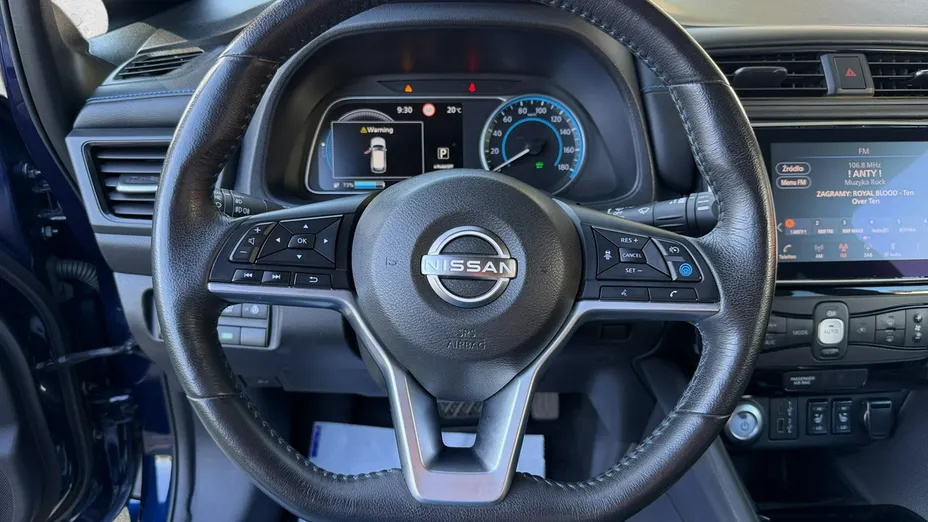NISSAN Leaf -