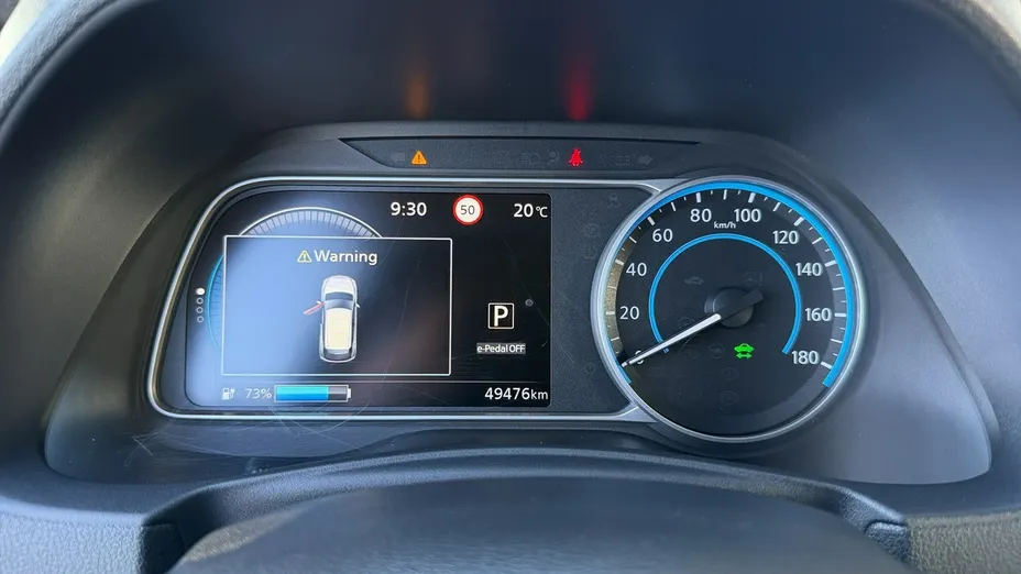 NISSAN Leaf -