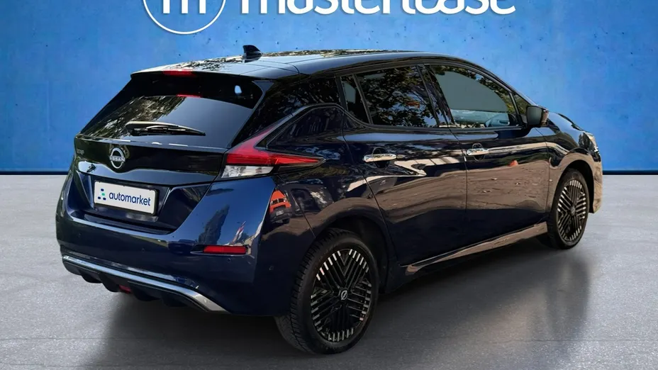 NISSAN Leaf -