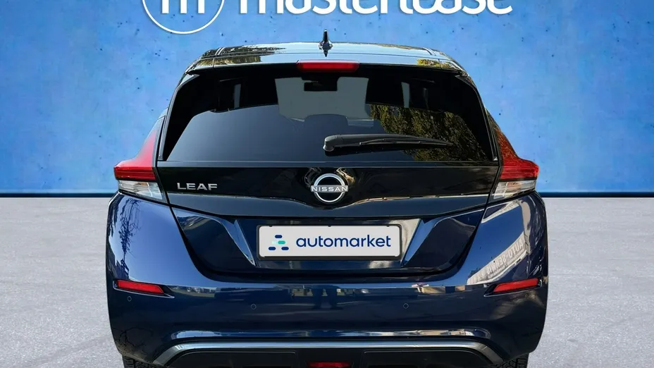 NISSAN Leaf -