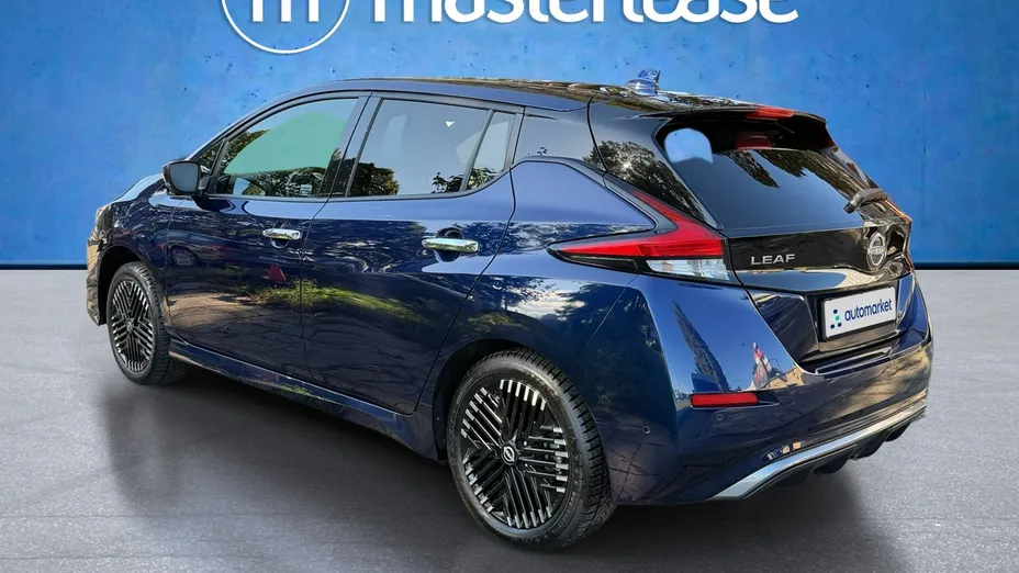 NISSAN Leaf -