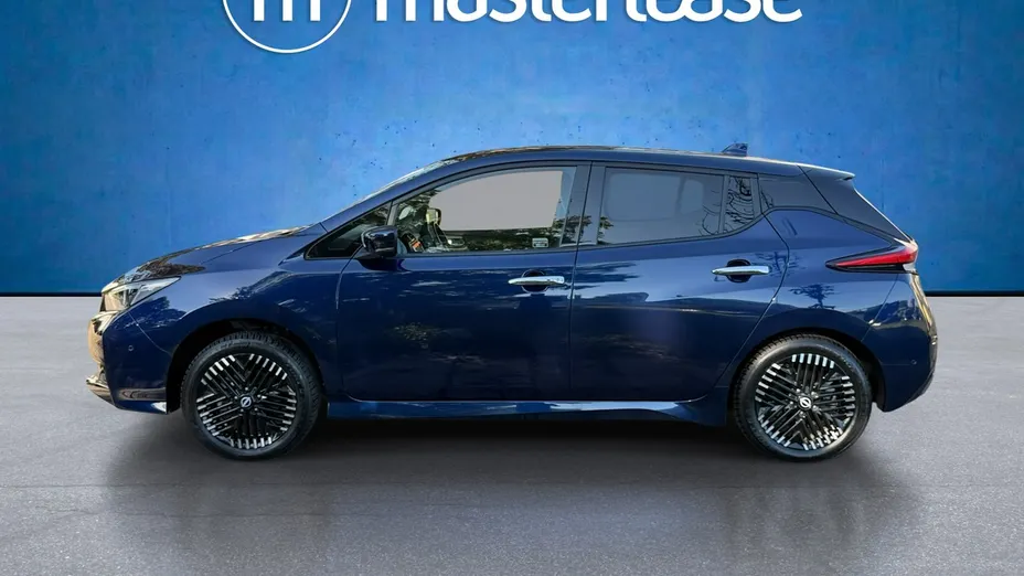 NISSAN Leaf -