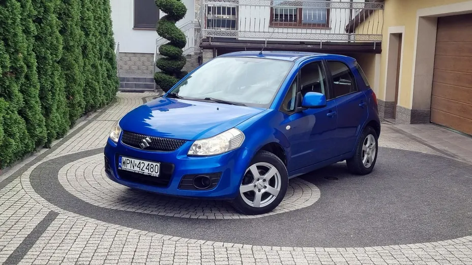 SUZUKI SX4 -