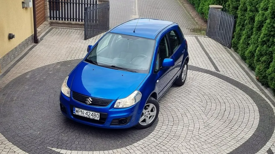 SUZUKI SX4 -
