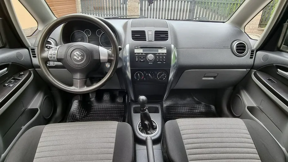 SUZUKI SX4 -