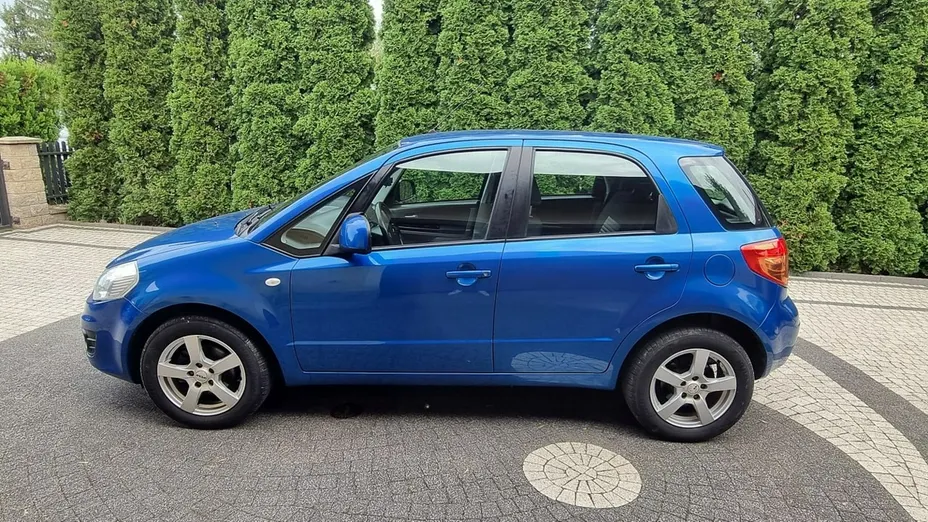 SUZUKI SX4 -