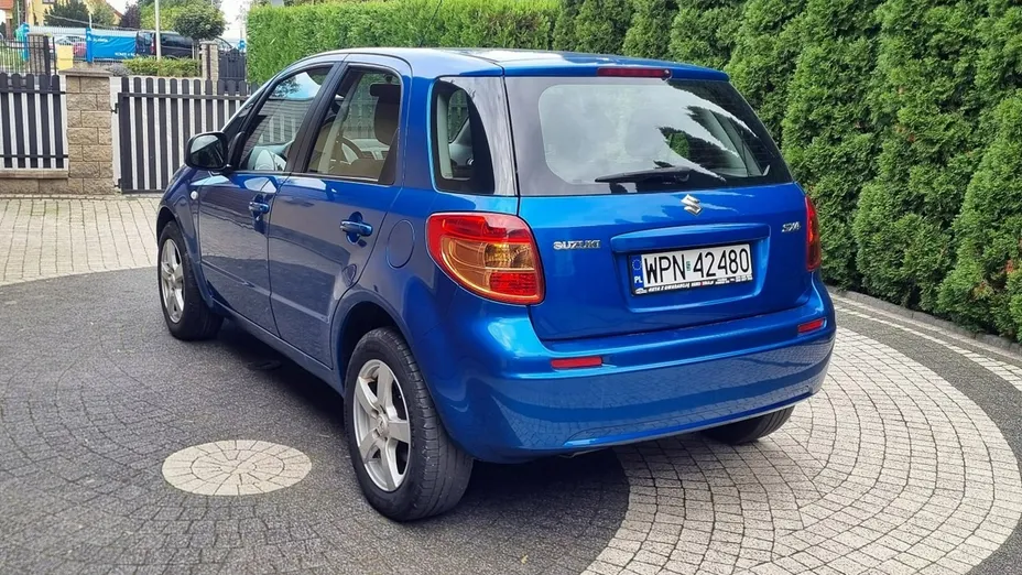 SUZUKI SX4 -