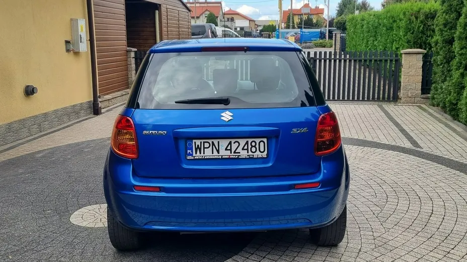 SUZUKI SX4 -