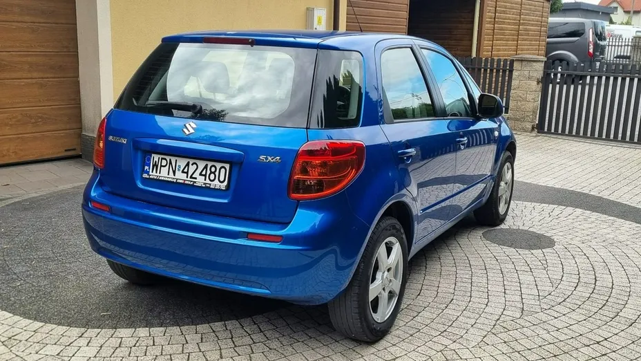 SUZUKI SX4 -