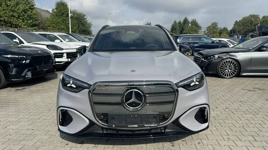 MERCEDES-BENZ GLC -