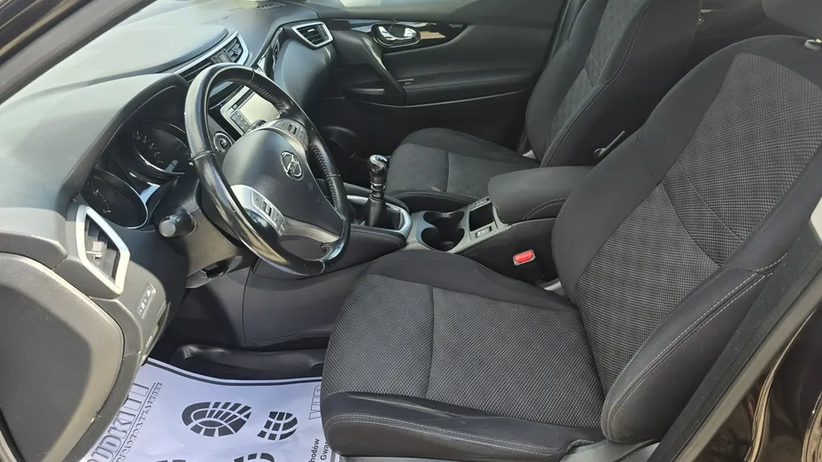 NISSAN Qashqai -