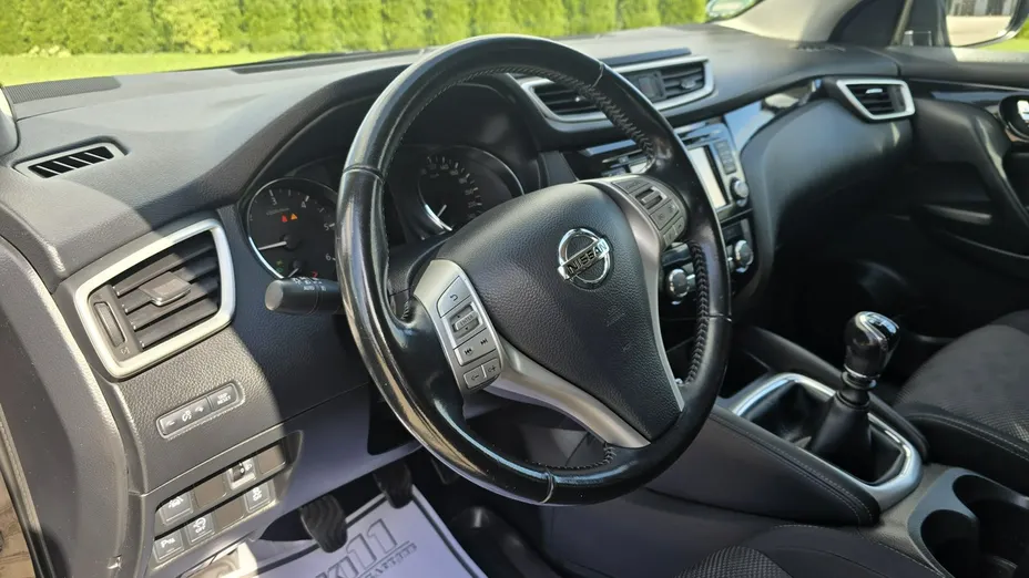 NISSAN Qashqai -