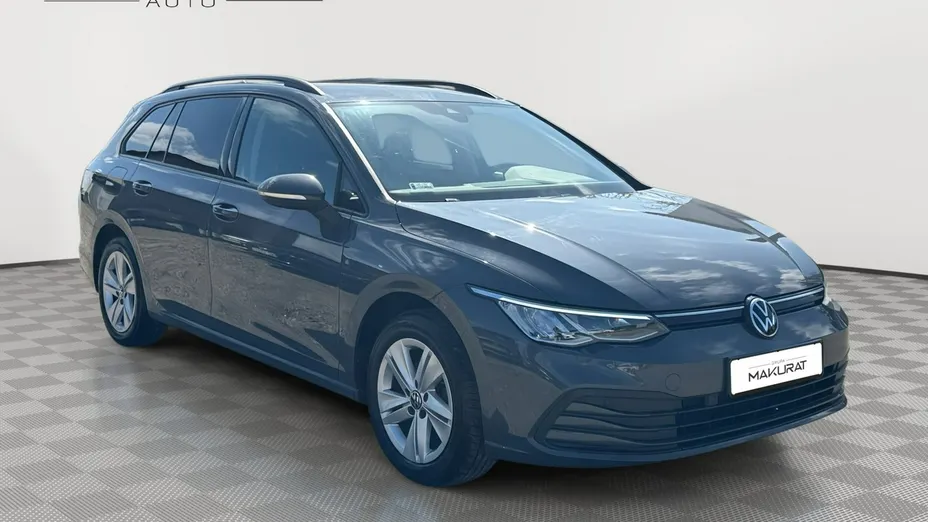 VOLKSWAGEN Golf -