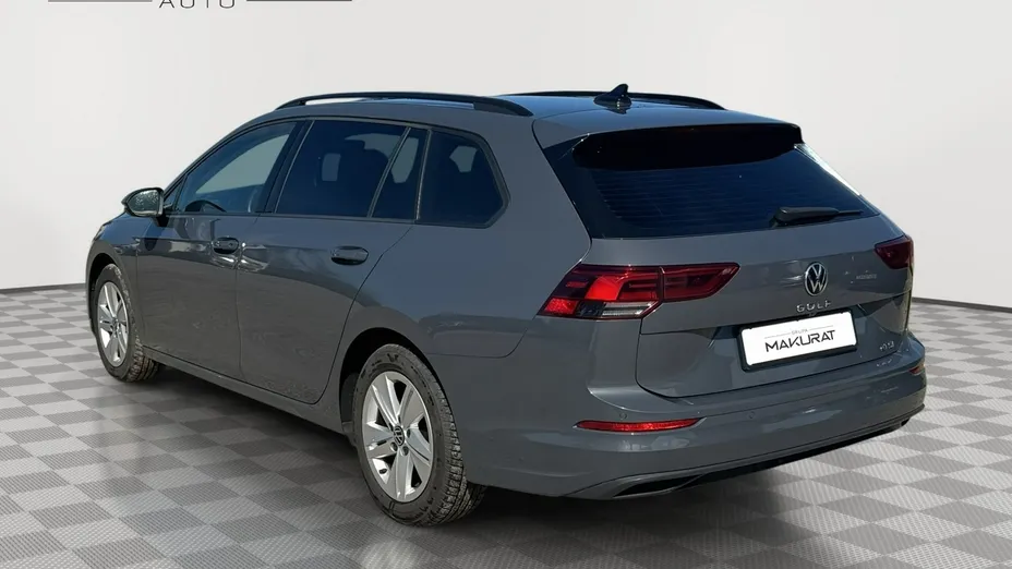 VOLKSWAGEN Golf -