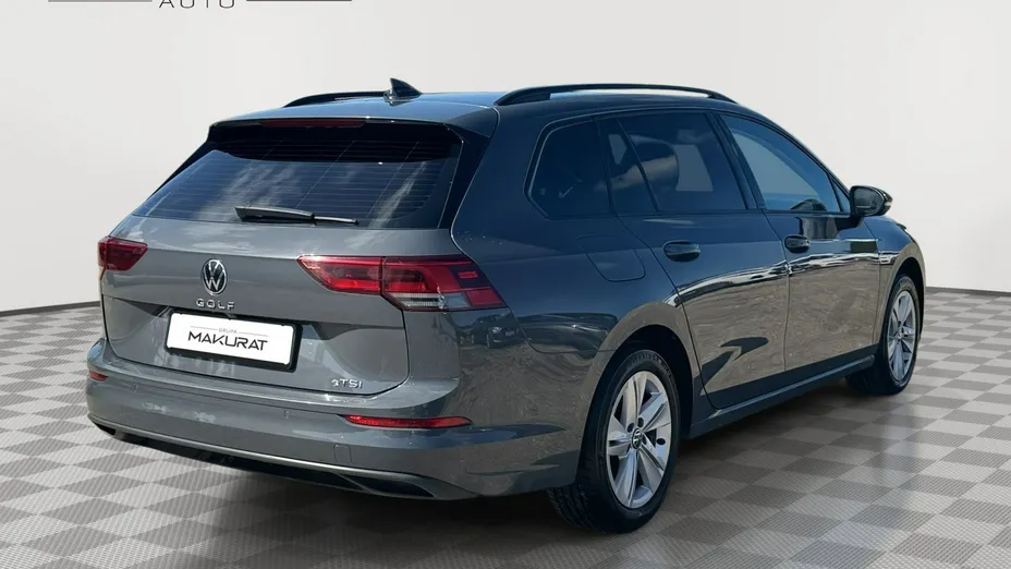 VOLKSWAGEN Golf -