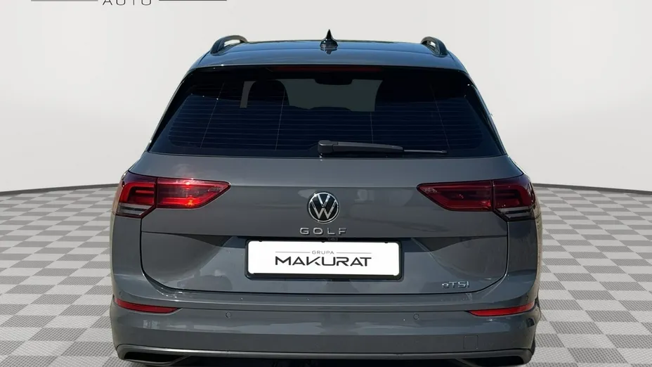 VOLKSWAGEN Golf -