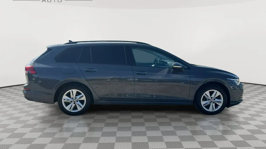 VOLKSWAGEN Golf -