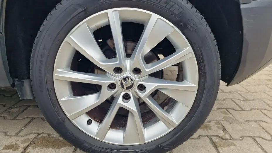 SKODA Karoq -