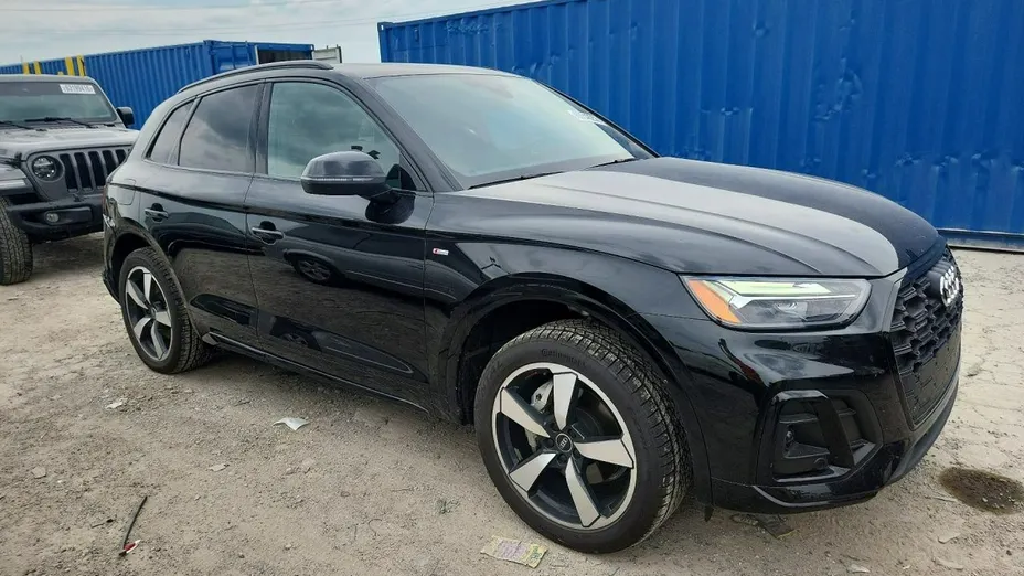 AUDI Q5 -