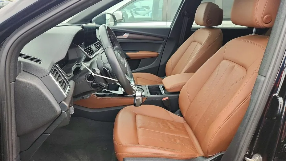 AUDI Q5 -
