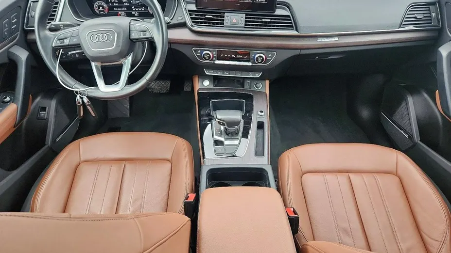 AUDI Q5 -