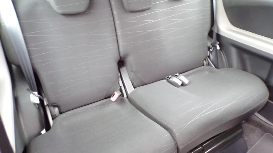 TOYOTA Yaris -