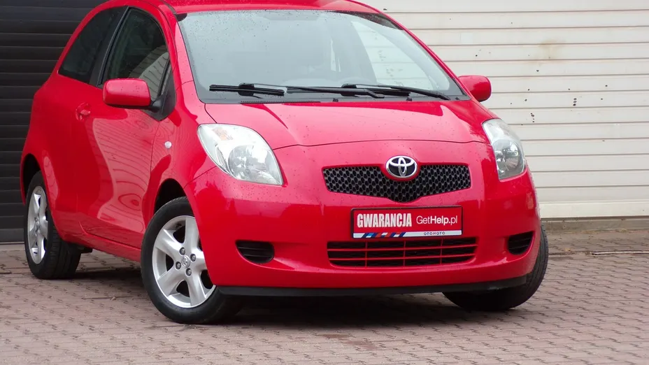 TOYOTA Yaris -