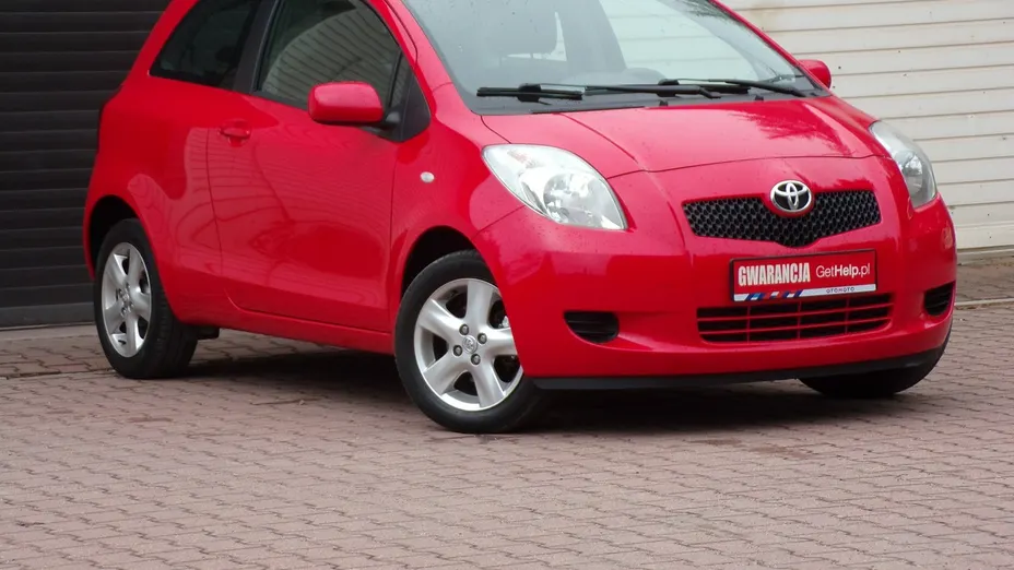 TOYOTA Yaris -