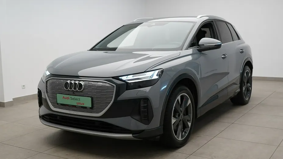 AUDI Q4 e-tron -