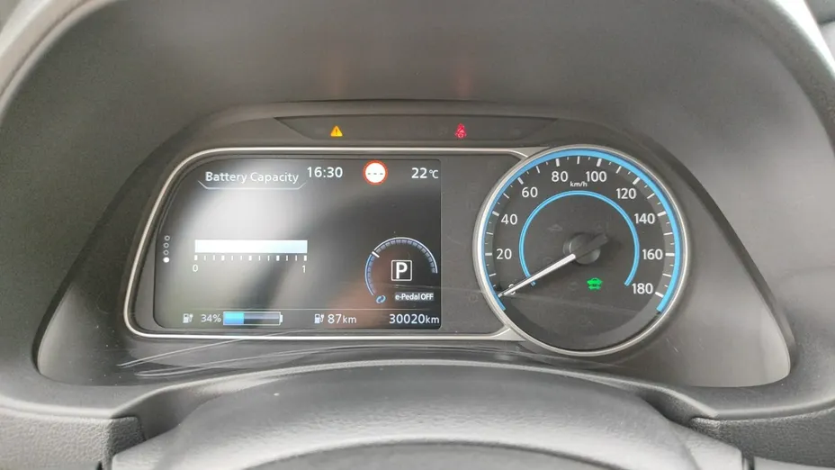 NISSAN Leaf -