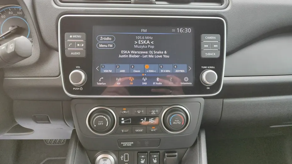 NISSAN Leaf -