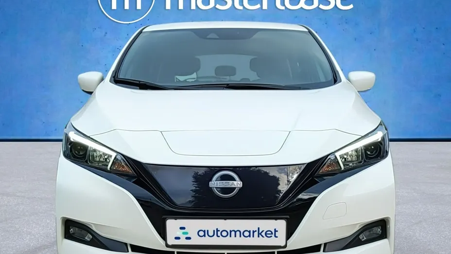 NISSAN Leaf -