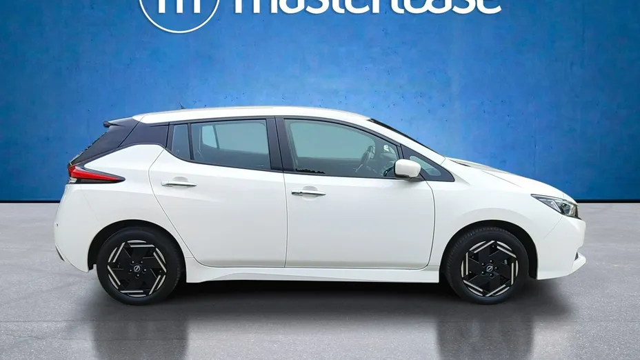 NISSAN Leaf -