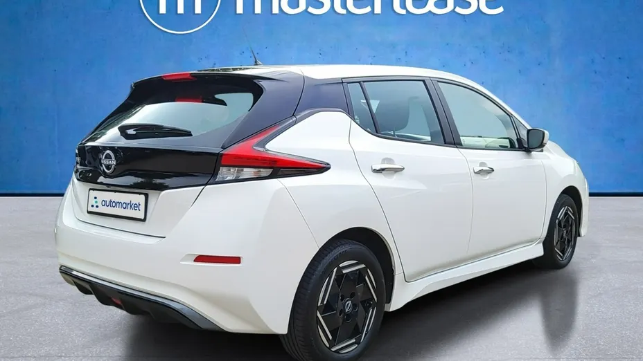 NISSAN Leaf -