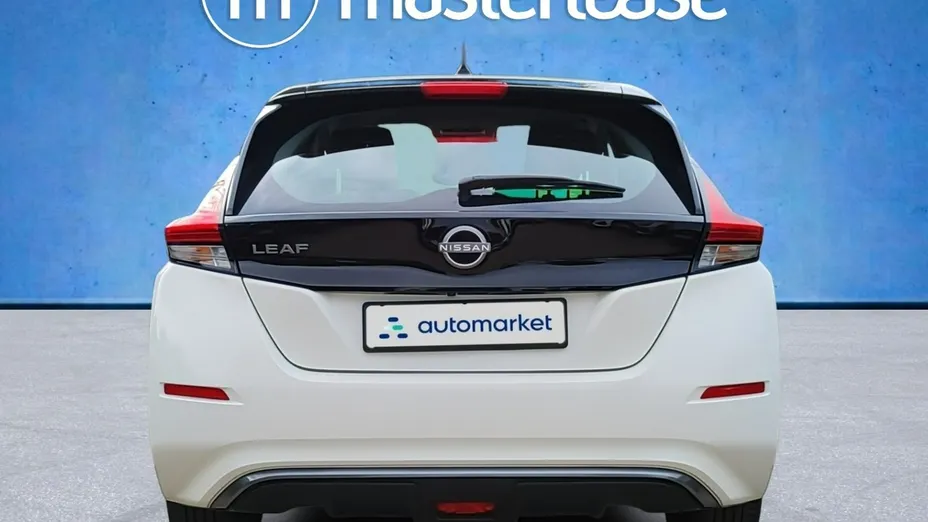 NISSAN Leaf -