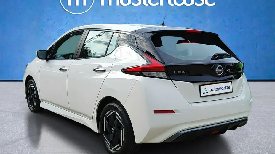 NISSAN Leaf -