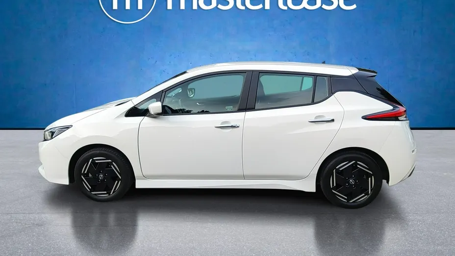 NISSAN Leaf -