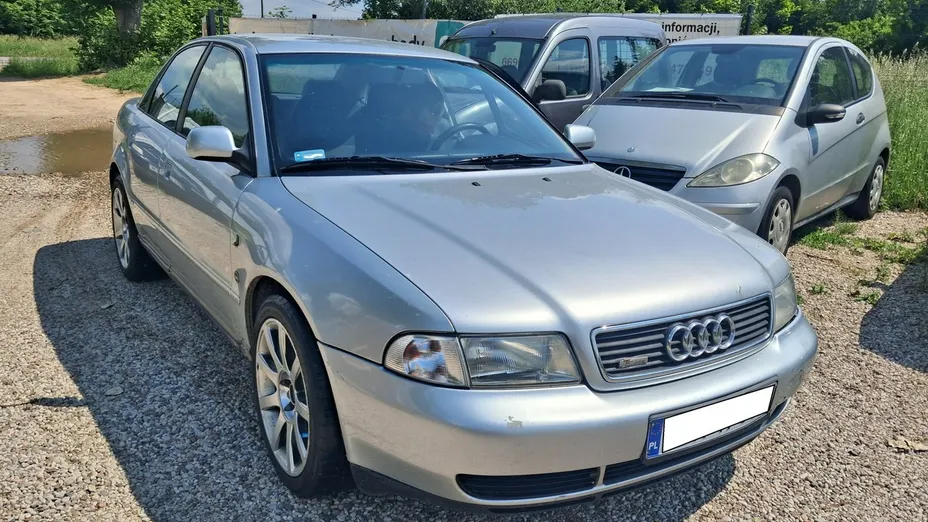 AUDI A4 -