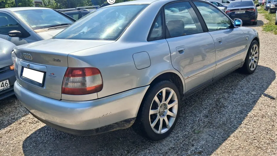 AUDI A4 -