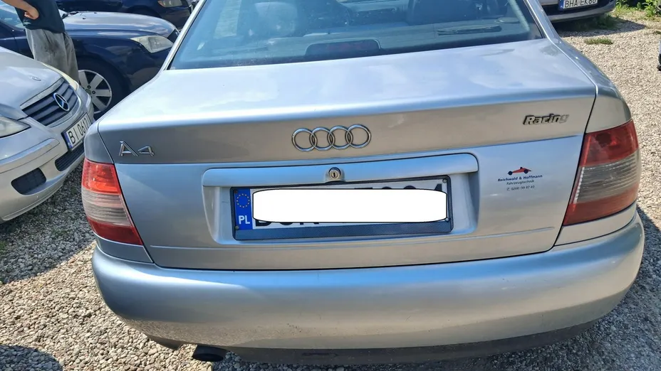 AUDI A4 -