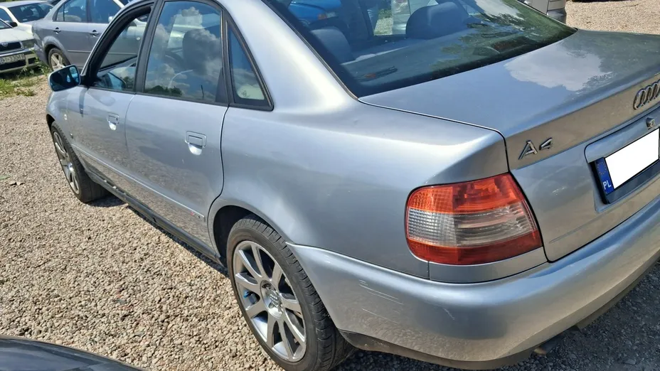 AUDI A4 -