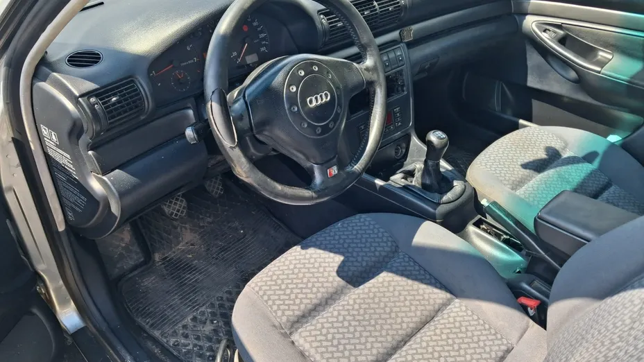 AUDI A4 -