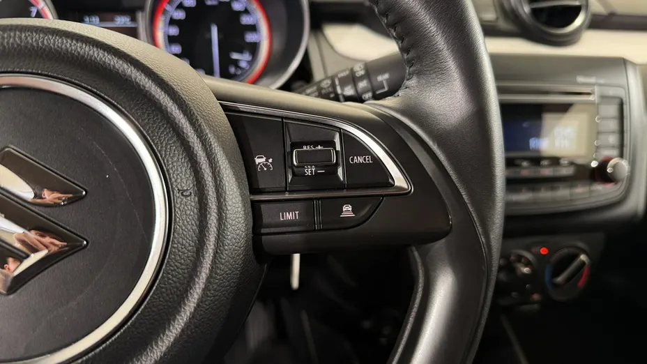 SUZUKI Swift -