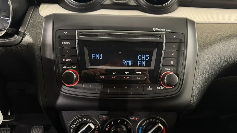 SUZUKI Swift -
