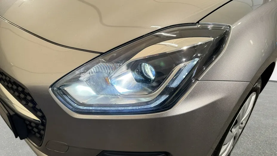 SUZUKI Swift -